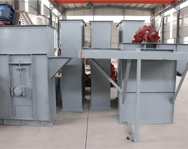 膠帶鬥式提（tí）升機（jī）