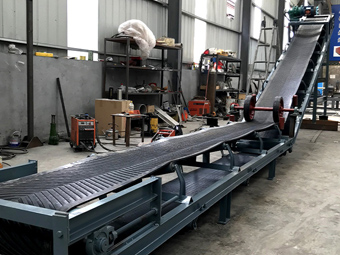 大傾（qīng）角皮帶輸送機