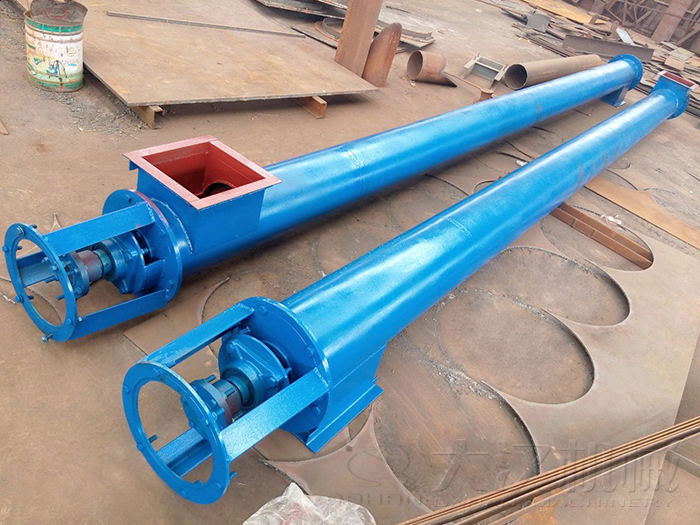 藍色碳鋼（gāng）管式螺旋送料機